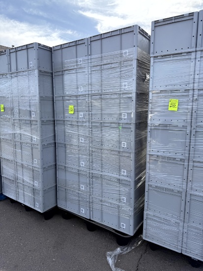 PALLET OF PLASTIC TOTES