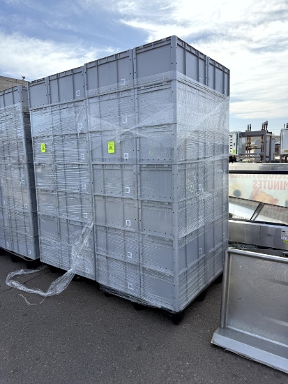 PALLET OF PLASTIC TOTES