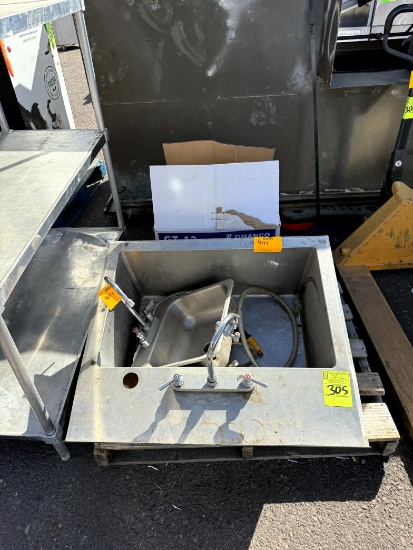 SINK BASIN WITH EXHAUST FAN