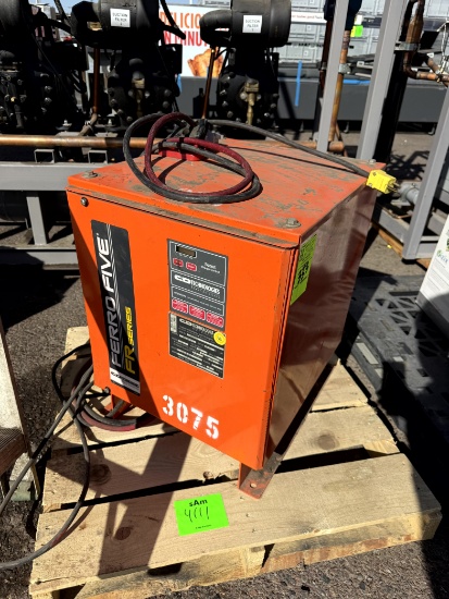 CD TECHNOLOGIES BATTERY CHARGER