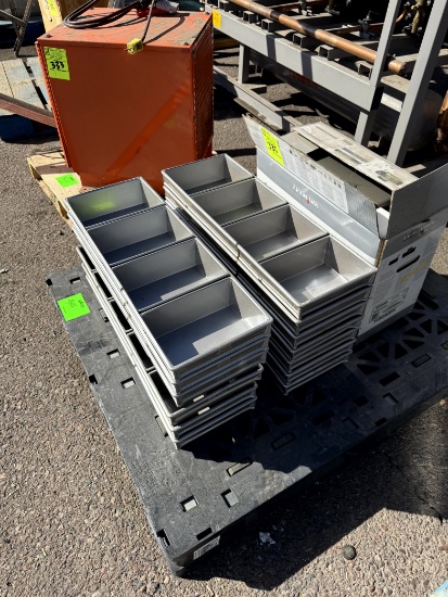 4 LOAF STRAP PANS