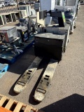 CROWN ELECTRIC PALLET JACK
