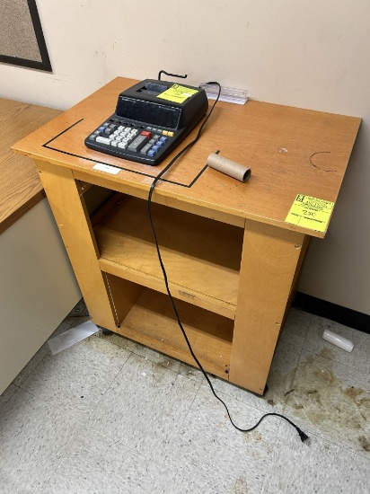 3 FT WOODEN SHELVING UNIT/TABLE ON CASTERS