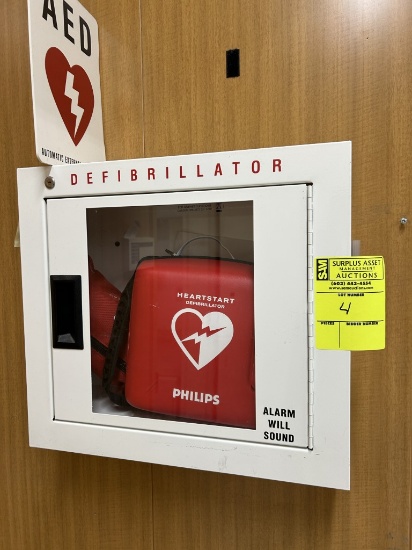 PHILIPS HEARTSTEART DEFIBRILLATOR W/ WALL CASE