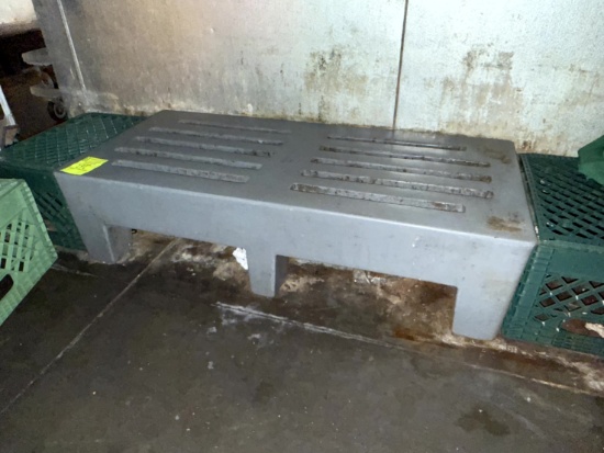 DUNNAGE RACKS