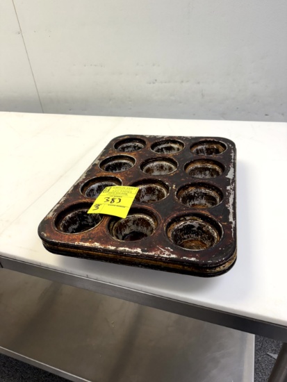 12 HOLE MUFFIN TRAYS