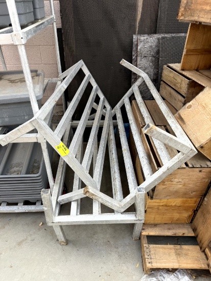DUNNAGE RACKS