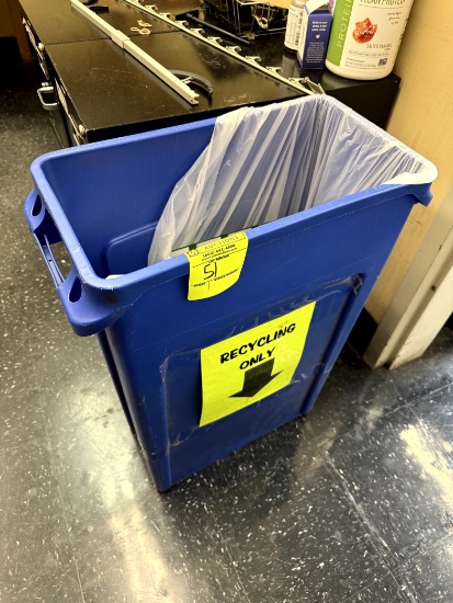 TRASH CAN