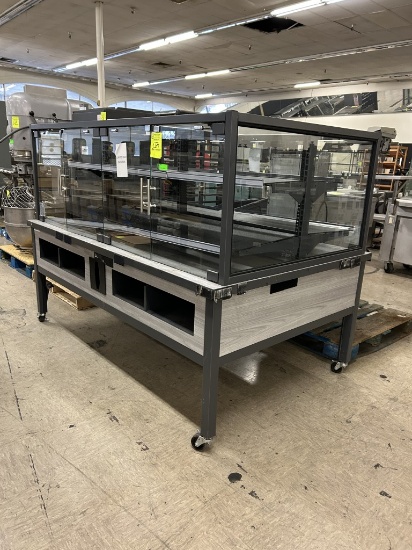 PORTABLE DOUBLE-SIDED DRY PASTRY DISPLAY