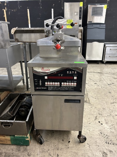 HENNY PENNY NATURAL GAS PRESSURE FRYER