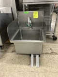 KNEE-OPERATED STAINLESS HAND SINK