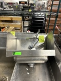 ADVANCE TABCO WALL MOUNT HAND SINK