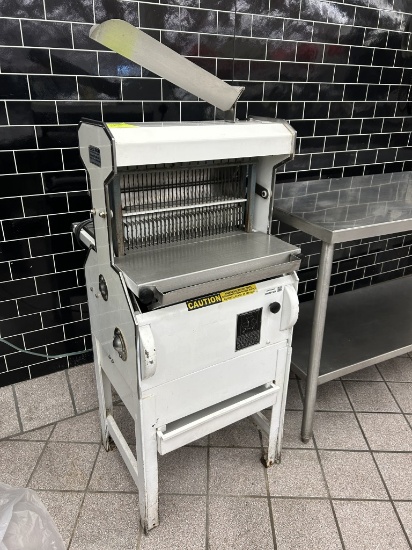 OLIVER 777 BREAD SLICER