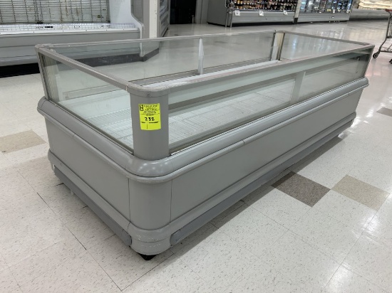 KYSOR WARREN 8FT LOW TEMP BUNKER CASE