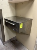 30IN X 20IN STAINLESS WALL MOUNT RECEIVING DESK