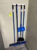 GROUP OF JANITORIAL ITEMS