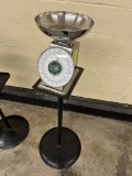 YAMATO ACCU-WEIGH 30LB PRODUCE SCALE