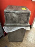 TRASH CAN