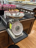 YAMATO ACCU-WEIGH 30LB PRODUCE SCALE