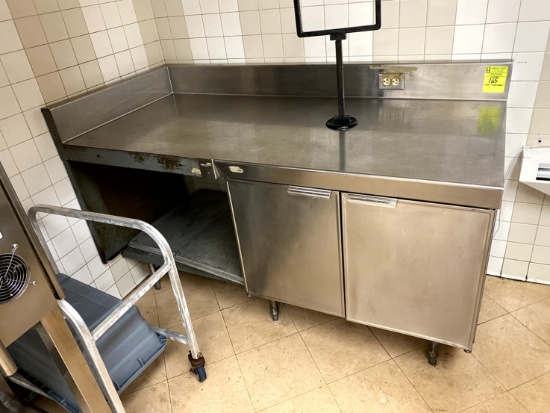 STAINLESS STEEL TABLE