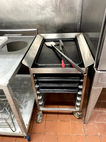 BREADING STATION WITH PLASTIC TRAYS