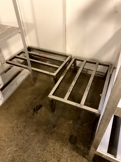 SMALLER DUNNAGE RACKS