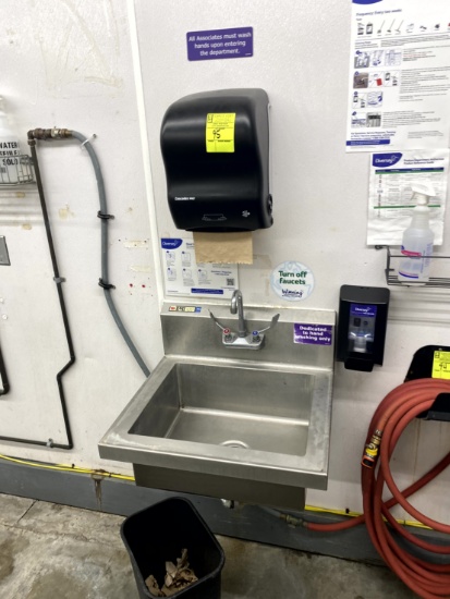 HAND SINK WITH PAPER TOWEL/SOAP DISPENSER