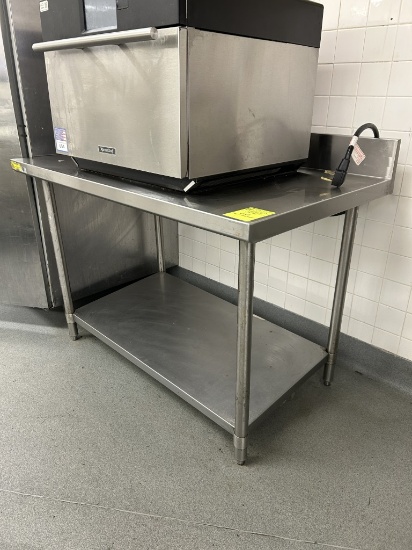 48IN X 30IN X 39IN STAINLESS STEEL TABLE W/ BACKSPLASH