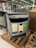 ICE-O-MATIC SELF CONTAINED ICEMAKER/BIN