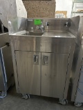 WIN-HOLT STAINLESS STEEL PORTABLE HANDWASHING SINK