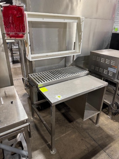 Stainless meat packaging table with conveyor