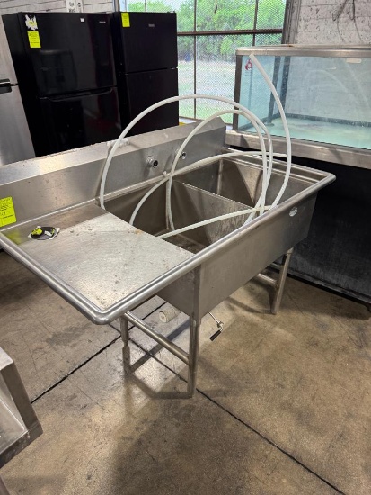 WIN-HOLT stainless sink with two compartments and backsplash