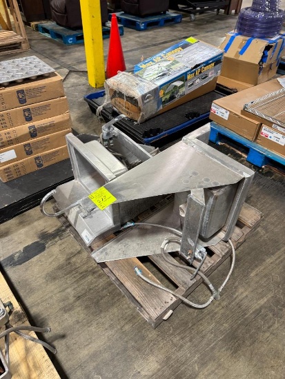 Win-HOLT stainless steel sink w/ knee pedal