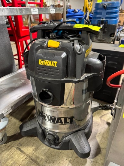 DeWalt shop vac