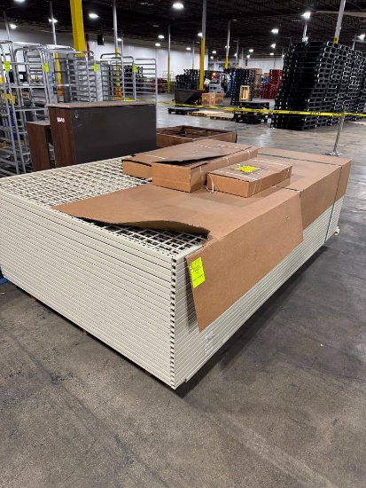 Pallet of Madix wiregrid and hardware