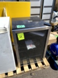 FRIGIDAIRE BEVERAGE COOLER