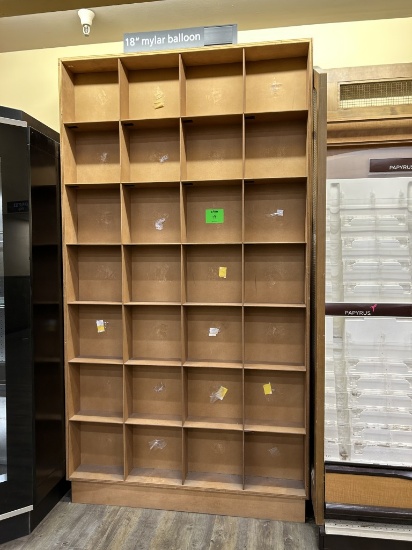 WOODEN CUBBY MERCHANDISER