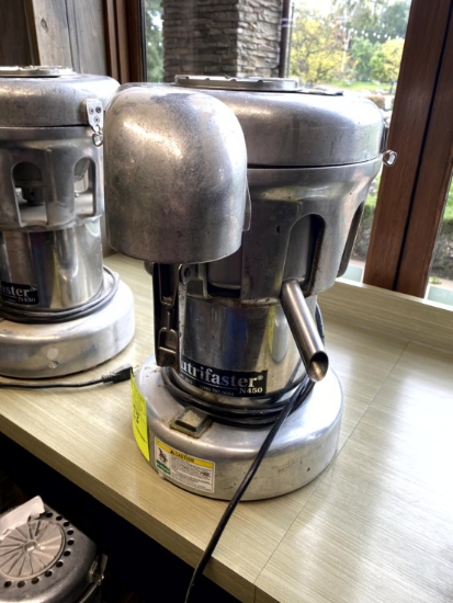 NUTRIFASTER N450 JUICING MACHINE