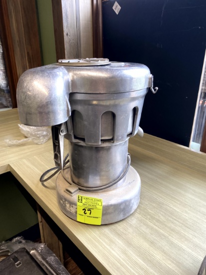 NUTRIFASTER N450 JUICING MACHINE
