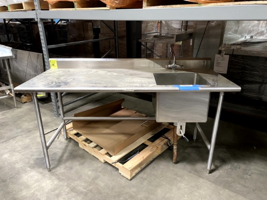 STAINLESS STEEL TABLE