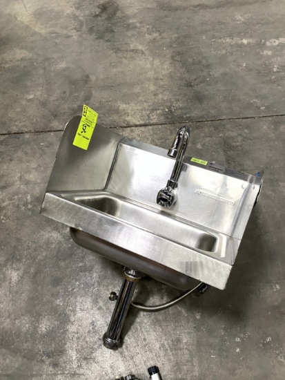 ADVANCE TABCO STAINLESS SINK