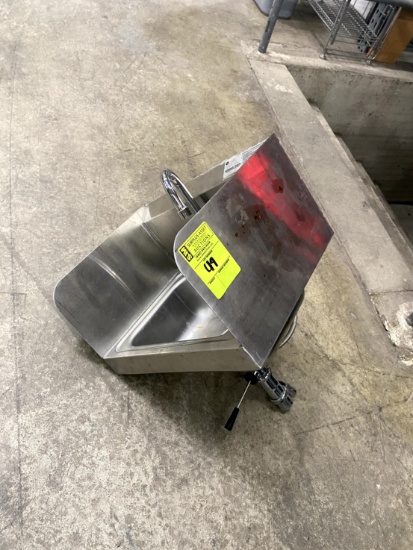 ADVANCE TABCO STAINLESS SINK
