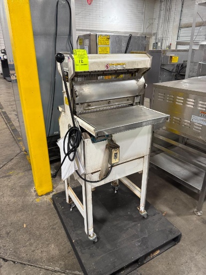 Oliver bread slicer