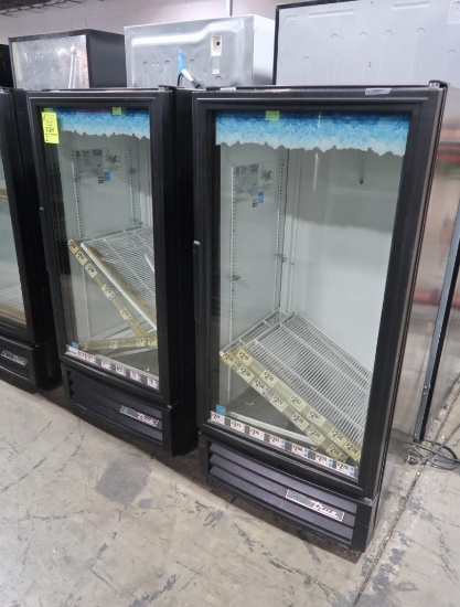 True single door refrigerator merchandiser