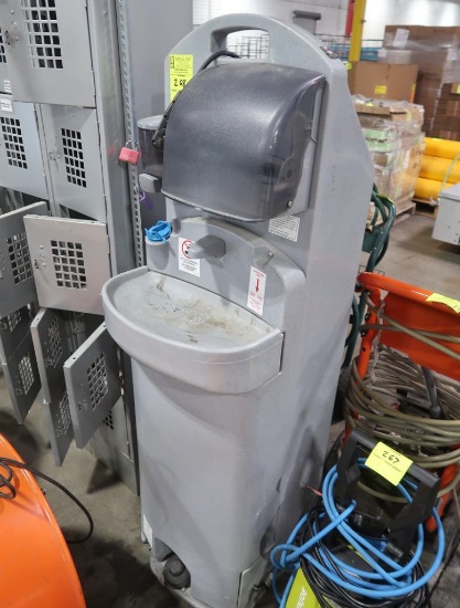 Portable hand wash station w/ foot pump
