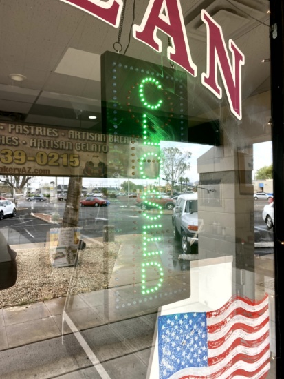 LIGHTED CLOSED SIGN