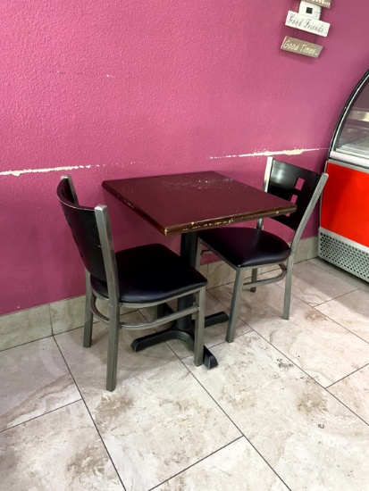 WOOD CAFÉ TABLE WITH 2 CHAIRS