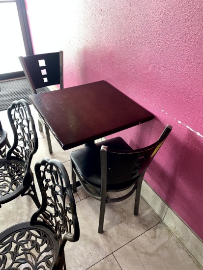 WOOD CAFÉ TABLE WITH 2 CHAIRS