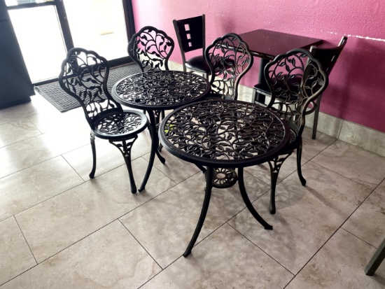 METAL OUTDOOR TABLES WITH 4 CHAIRS