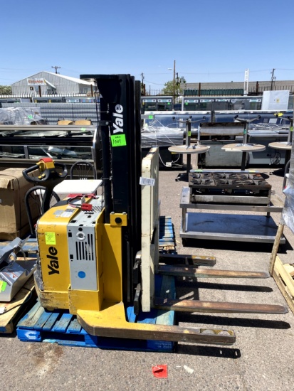 YALE ELECTRIC WALKIE STACKER